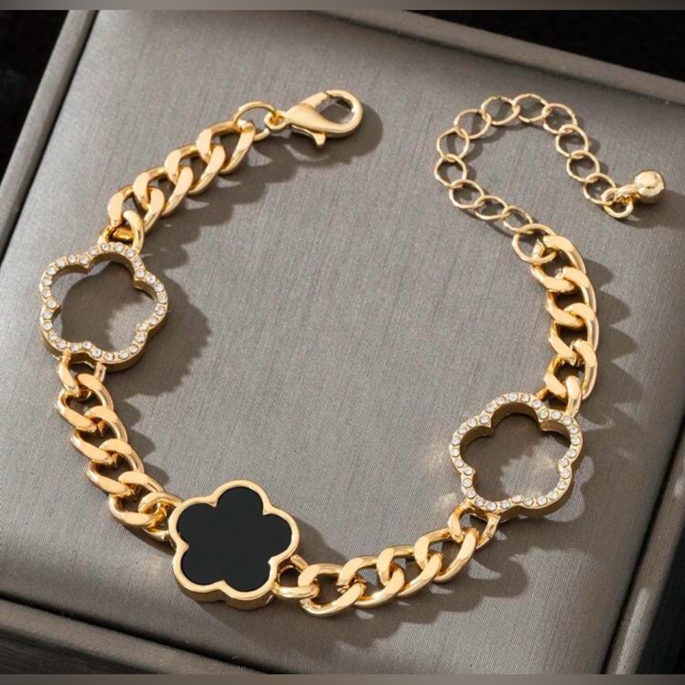 Lucky Flower Design Rhinstone Clover Charm Bracelets Fashion Gift High Quality